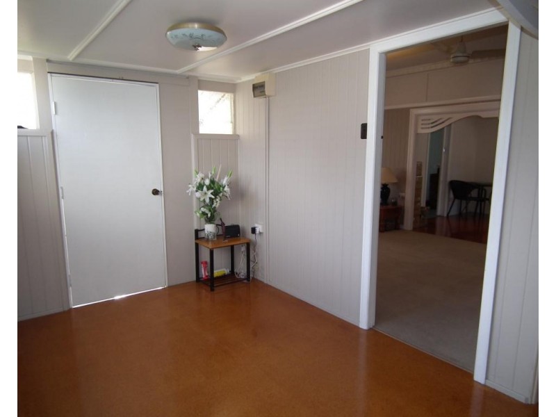 86 Dundas Street, Granville QLD 4650