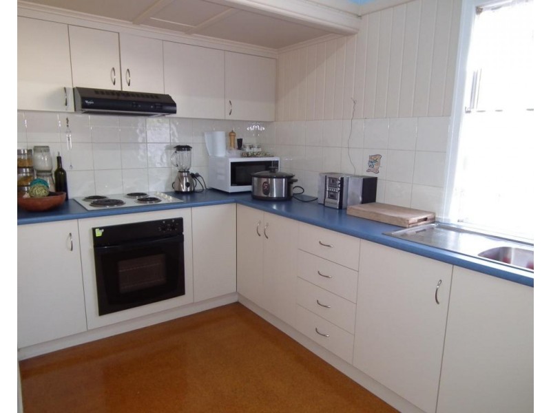 86 Dundas Street, Granville QLD 4650