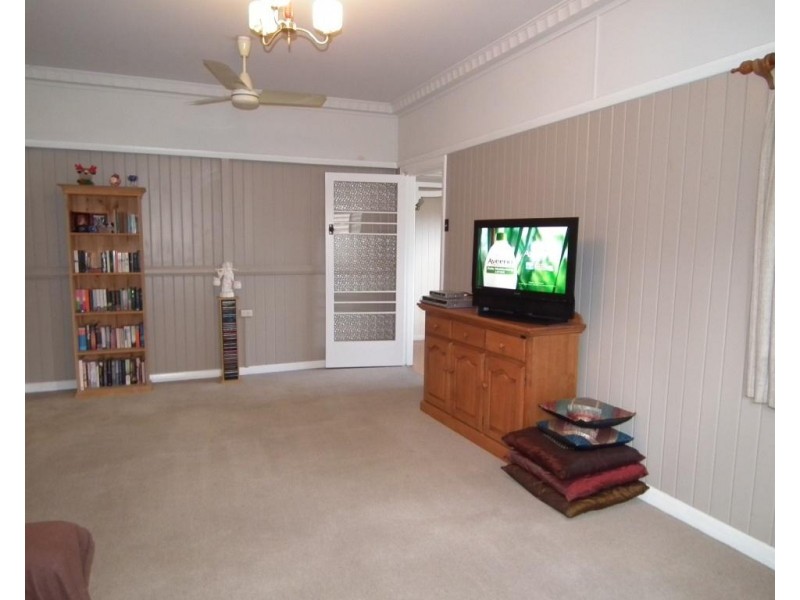 86 Dundas Street, Granville QLD 4650