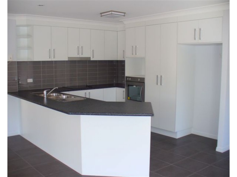 21 Brianna Court, Oakhurst QLD 4650