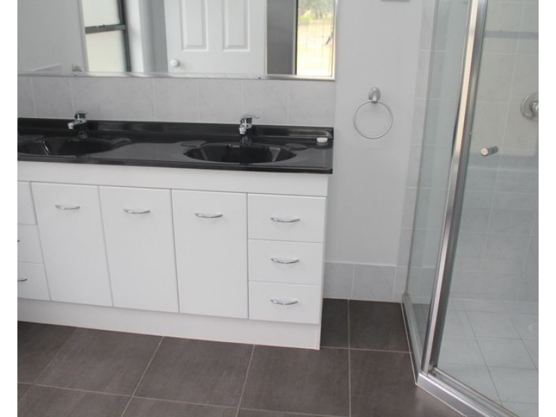 21 Brianna Court, Oakhurst QLD 4650