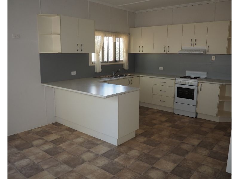 8 Buckler Street, Maryborough QLD 4650