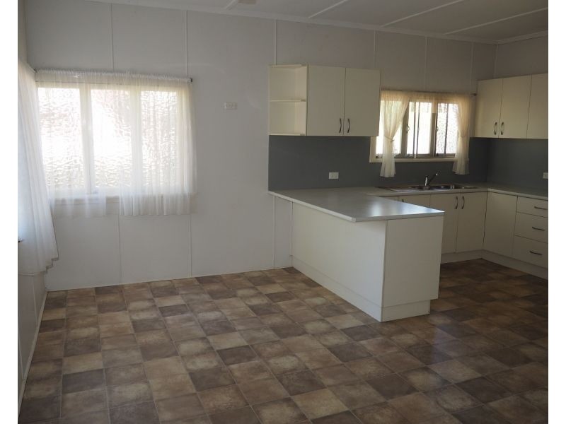 8 Buckler Street, Maryborough QLD 4650