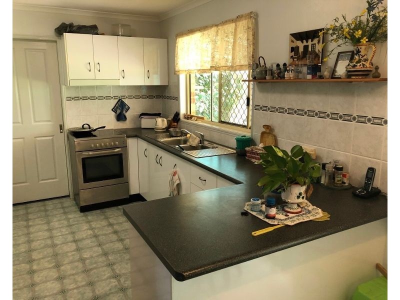 6 Lockett Close, Oakhurst QLD 4650