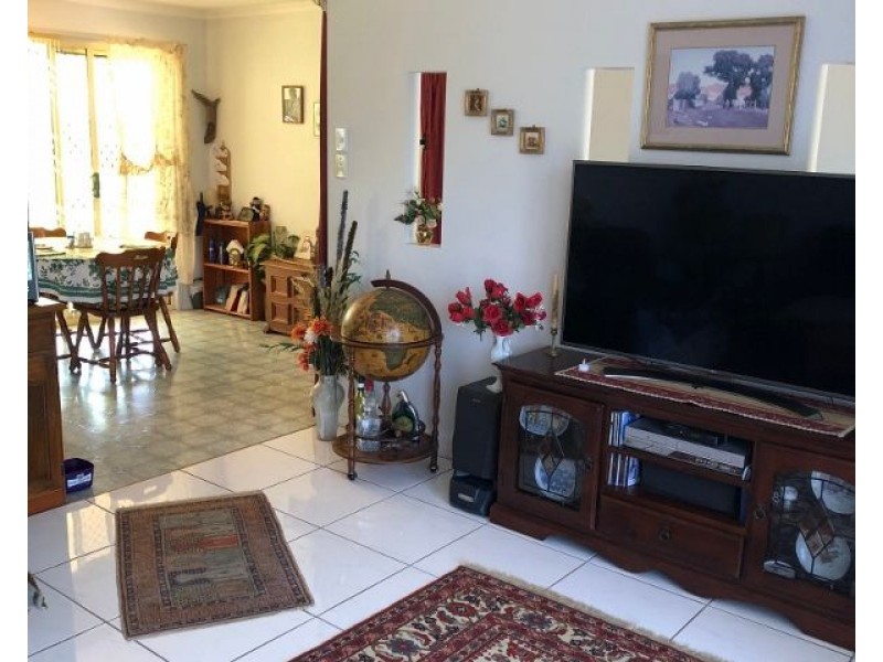 6 Lockett Close, Oakhurst QLD 4650