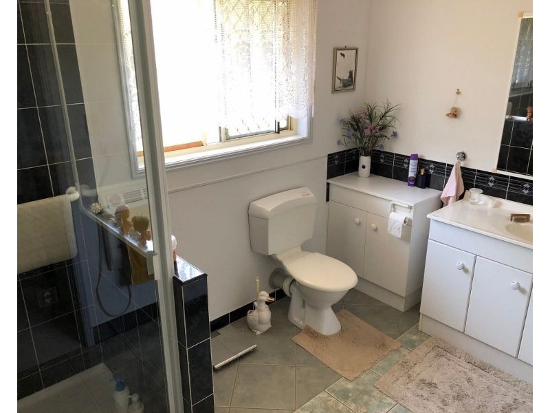 6 Lockett Close, Oakhurst QLD 4650