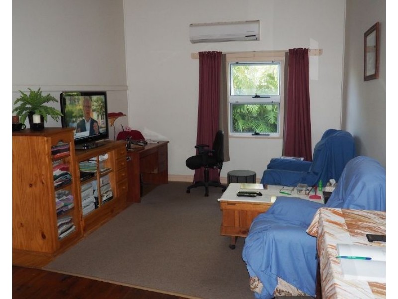 12 Charles Street, Maryborough QLD 4650