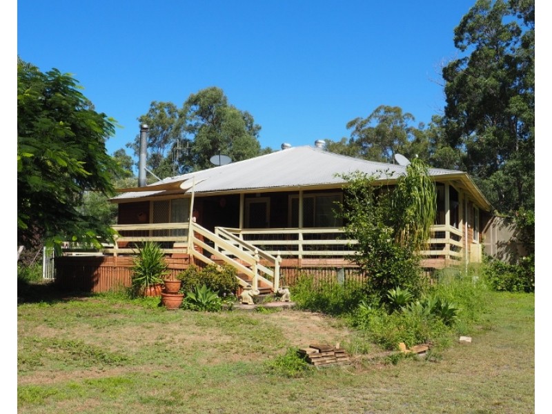 32 Eaton Street, Brooweena QLD 4620