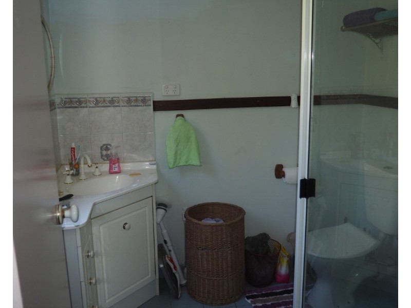 32 Eaton Street, Brooweena QLD 4620