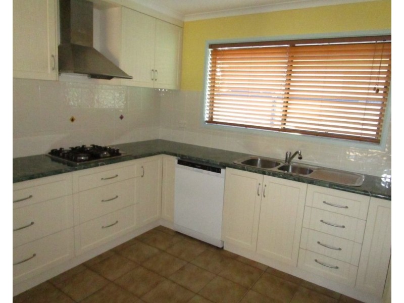 10 Jocelyn Parade, Granville QLD 4650