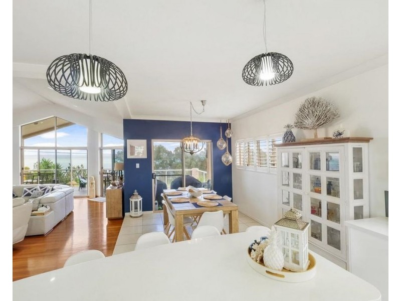 101 Esplanade, Point Vernon QLD 4655