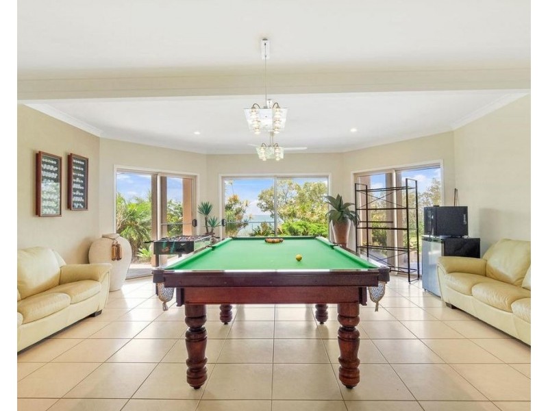 101 Esplanade, Point Vernon QLD 4655