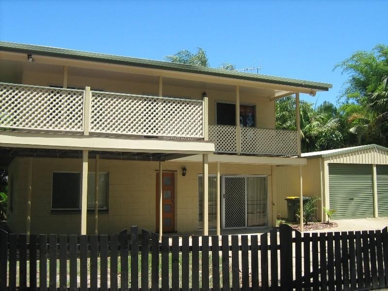 1 Kingfisher Parade, Toogoom QLD 4655