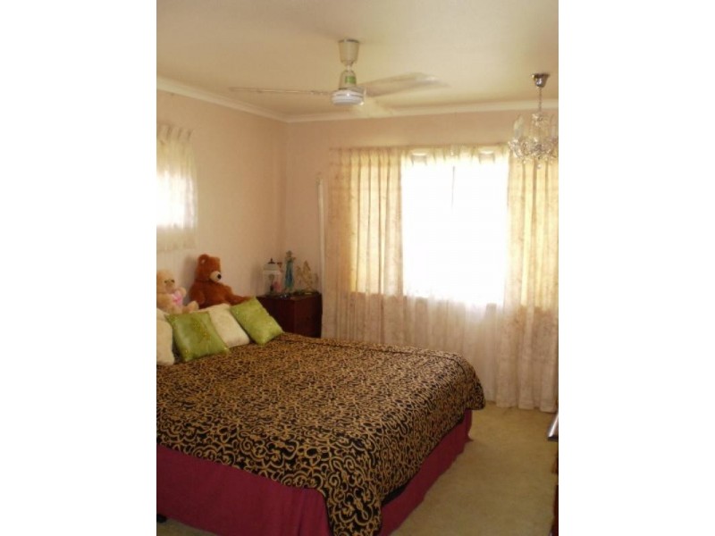 12 Jocelyn Parade, Granville QLD 4650