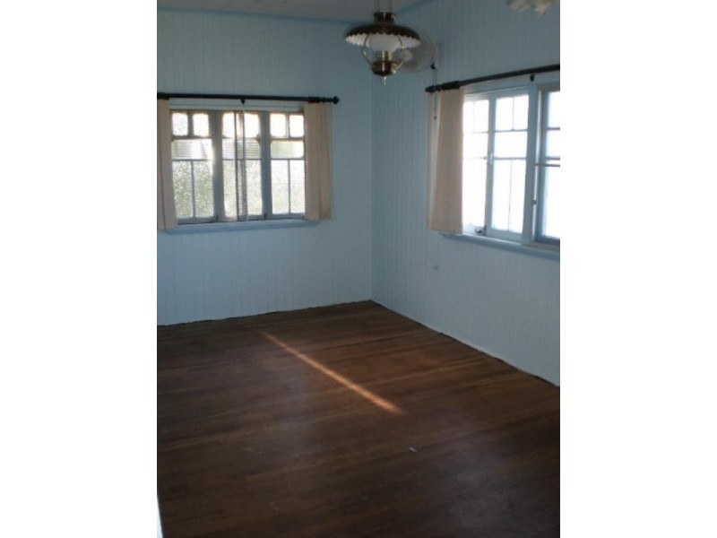 8 Aberdeen Avenue, Maryborough QLD 4650