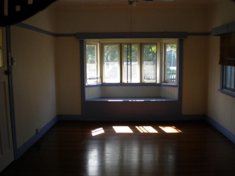 8 Aberdeen Avenue, Maryborough QLD 4650