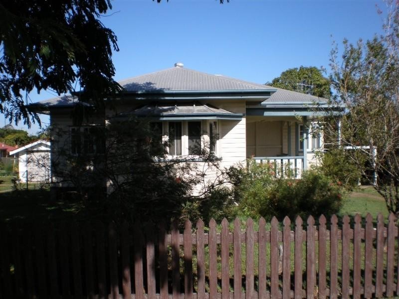 8 Aberdeen Avenue, Maryborough QLD 4650