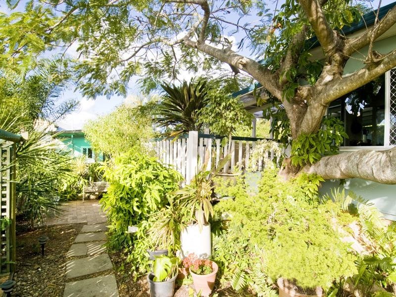 Point Vernon QLD 4655