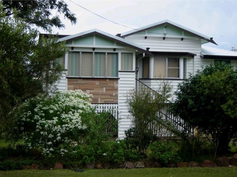 17 Muriel Street, Maryborough QLD 4650
