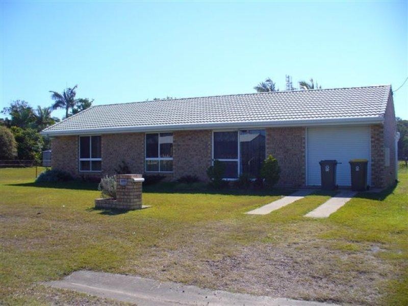 17 Seaview Avenue, Maaroom QLD 4650