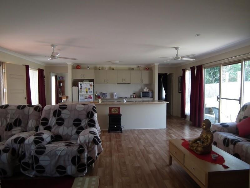 65 Lenthall Street, Aldershot QLD 4650