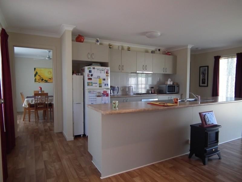 65 Lenthall Street, Aldershot QLD 4650