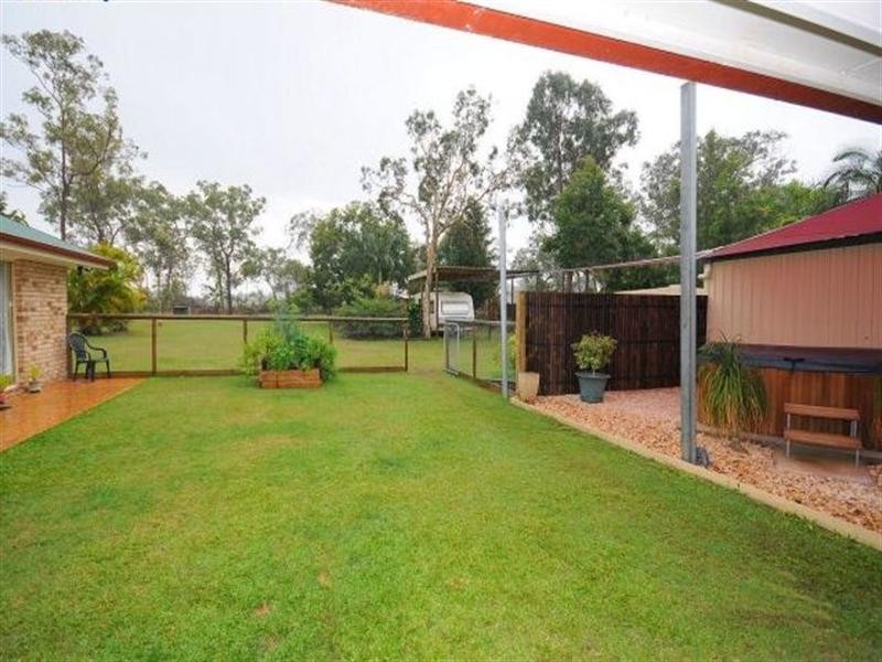 180 Woocoo Drive, Oakhurst QLD 4650