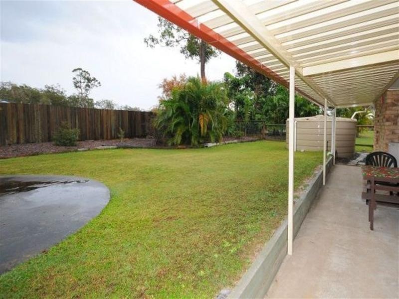 180 Woocoo Drive, Oakhurst QLD 4650