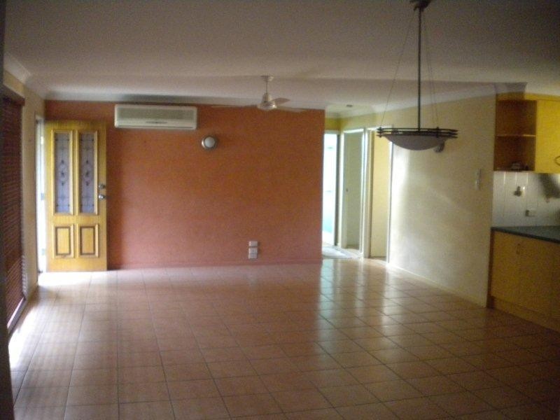 4 Jocelyn Parade, Granville QLD 4650