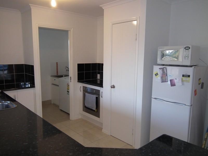 2/27 Serenity Drive, Tinana QLD 4650