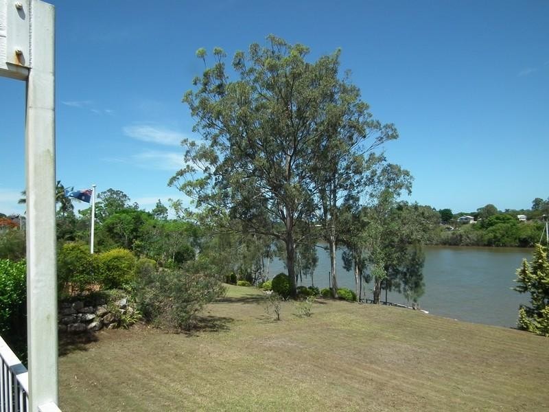 327 Lennox Street, Maryborough QLD 4650