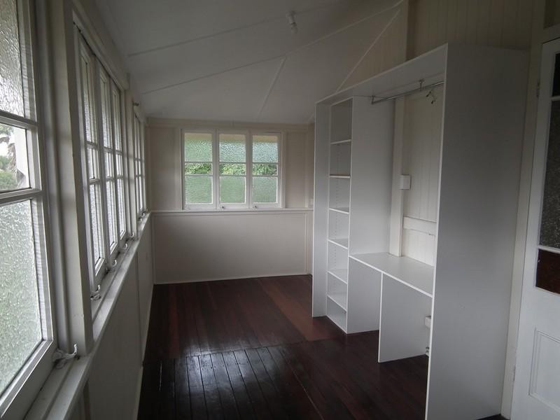 31 Puller Street, Granville QLD 4650