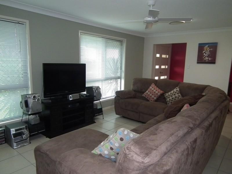 19 Georgia Way, Oakhurst QLD 4650