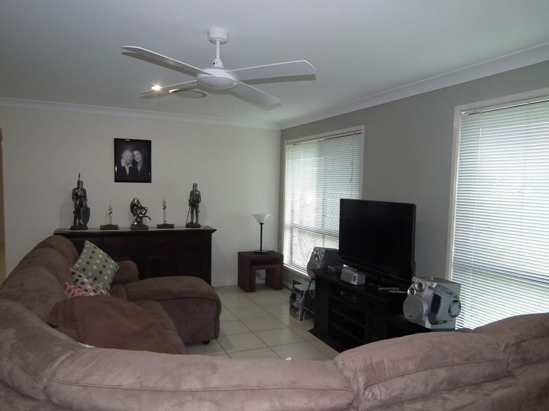 19 Georgia Way, Oakhurst QLD 4650