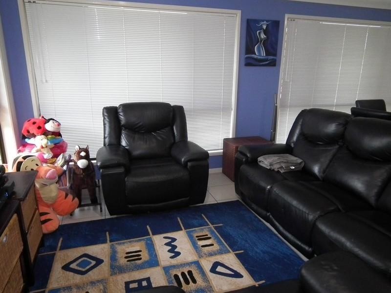 19 Georgia Way, Oakhurst QLD 4650