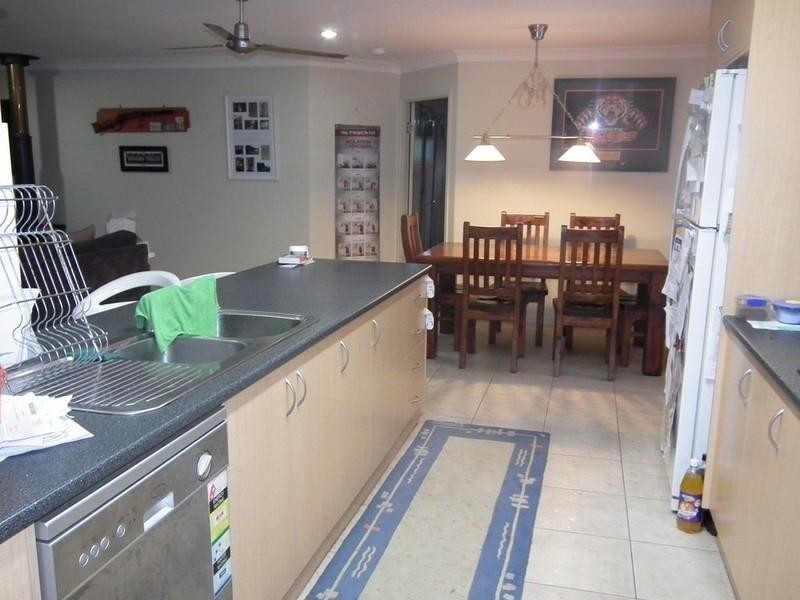 24 Cathryn Close, Oakhurst QLD 4650