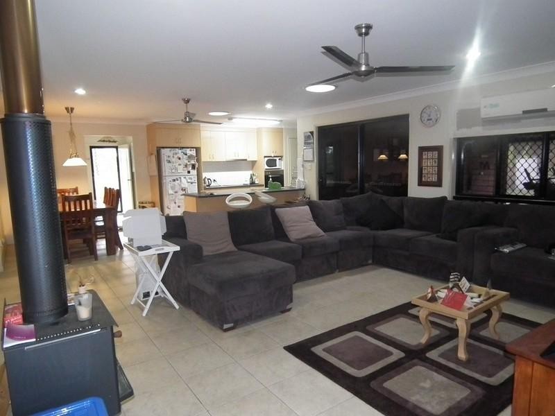 24 Cathryn Close, Oakhurst QLD 4650