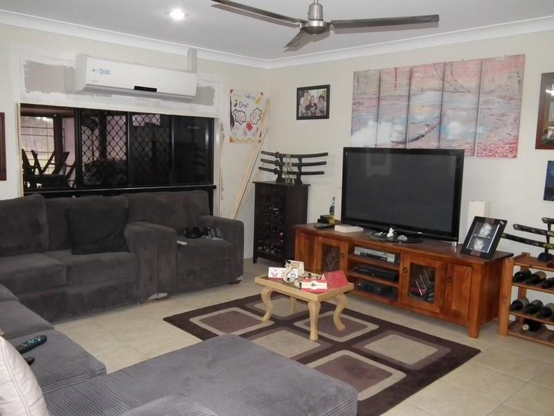 24 Cathryn Close, Oakhurst QLD 4650