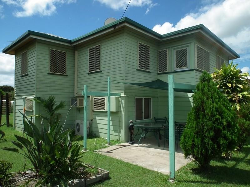 8 Holme Street, Granville QLD 4650