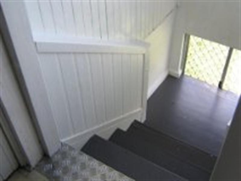 8 Holme Street, Granville QLD 4650