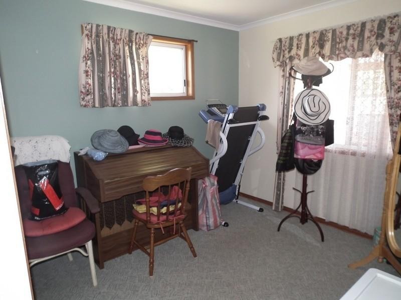 36 Jocelyn Parade, Granville QLD 4650