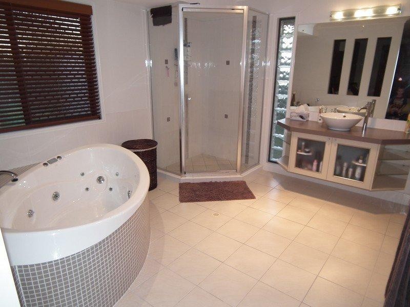 90 La Frantz Drive, Tinana QLD 4650