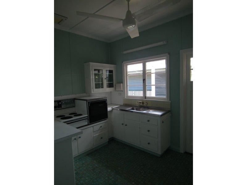 327 Lennox Street, Maryborough QLD 4650