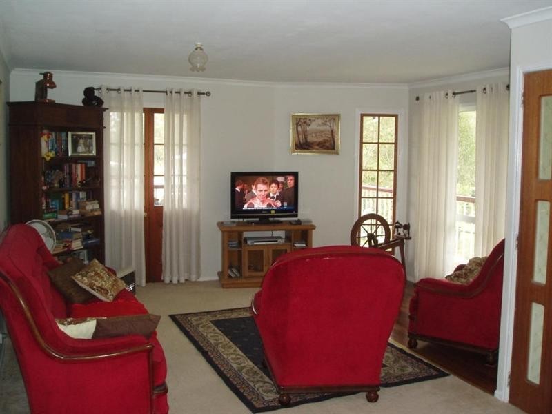 9 Gee Street, Tiaro QLD 4650