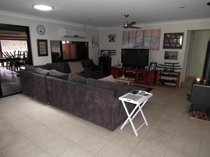 24 Cathryn Close, Oakhurst QLD 4650