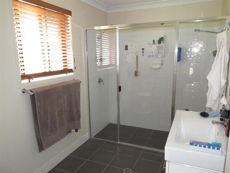 24 Cathryn Close, Oakhurst QLD 4650