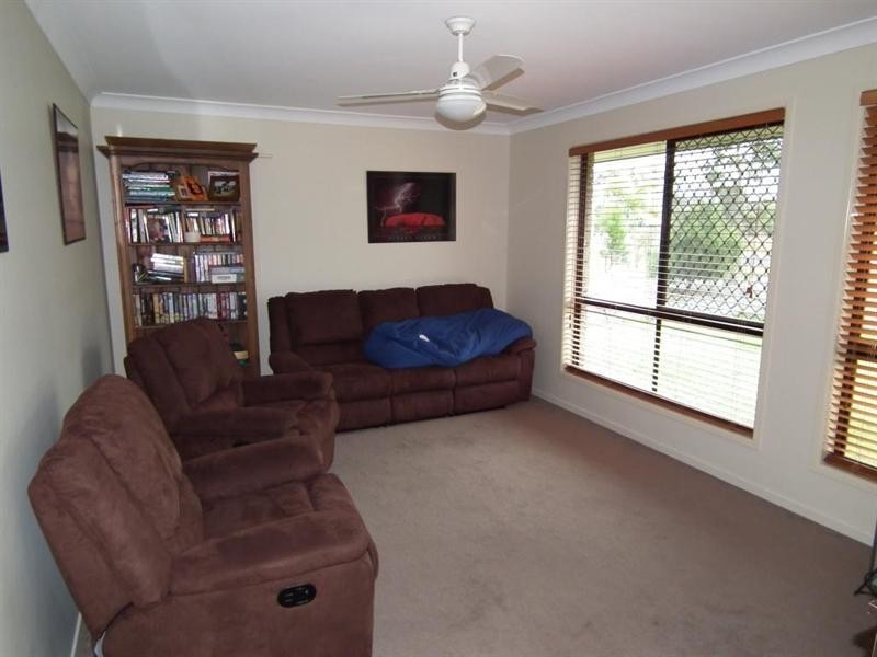 24 Cathryn Close, Oakhurst QLD 4650