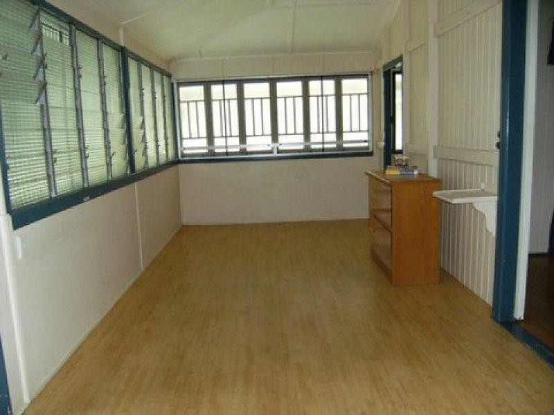 159 Cambridge Street, Granville QLD 4650