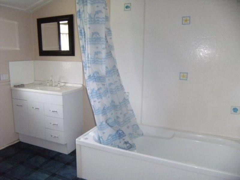 159 Cambridge Street, Granville QLD 4650