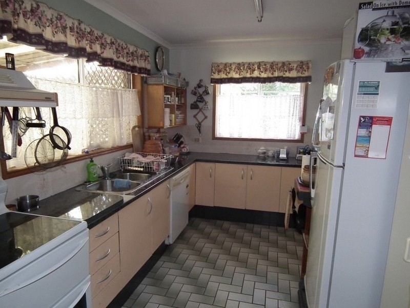 36 Jocelyn Parade, Granville QLD 4650